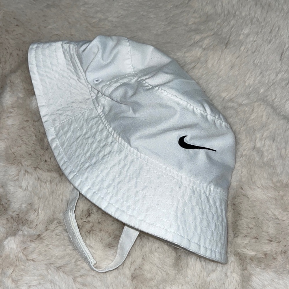 Infants Nike Bucket Hat white